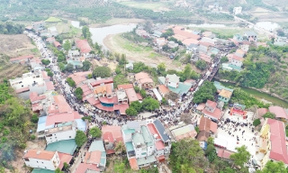 Chợ tình Tân Sơn - nơi mùa xuân neo lại